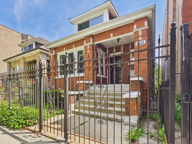 3345 W Carroll Avenue, Chicago, IL 60624