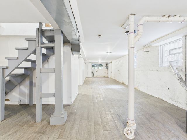 3345 W Carroll Avenue, Chicago, IL 60624