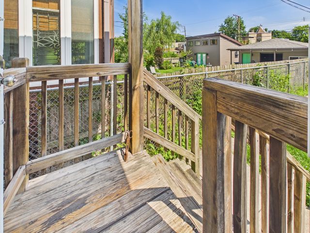 3345 W Carroll Avenue, Chicago, IL 60624