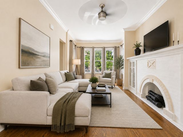 3345 W Carroll Avenue, Chicago, IL 60624