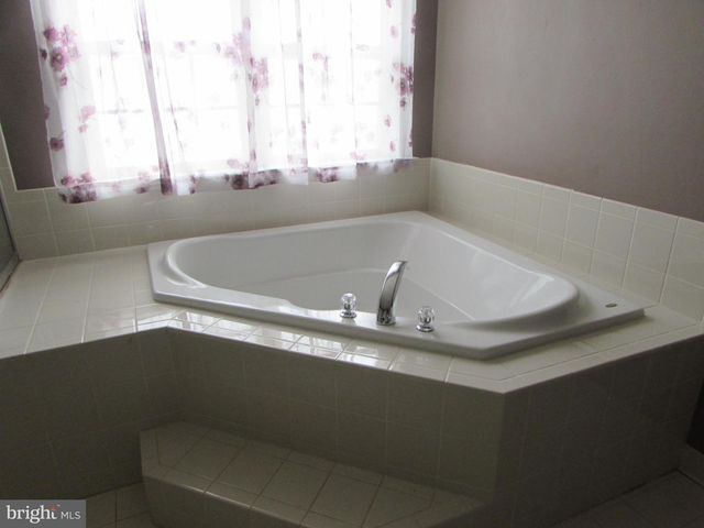 8708 DORIAN LN, Clinton, MD 20735