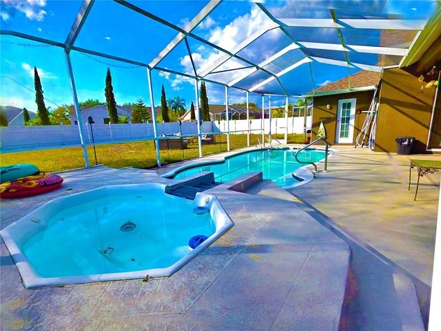 7927 ROUNDELAY DRIVE, New Port Richey, FL 34654