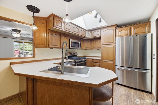506 Calistoga Street W, Orting, WA 98360