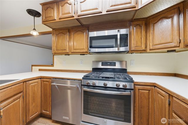 506 Calistoga Street W, Orting, WA 98360