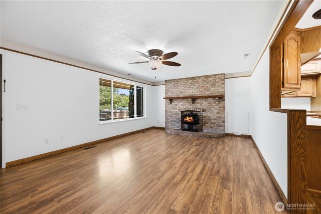 506 Calistoga Street W, Orting, WA 98360