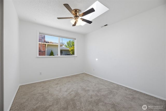 506 Calistoga Street W, Orting, WA 98360