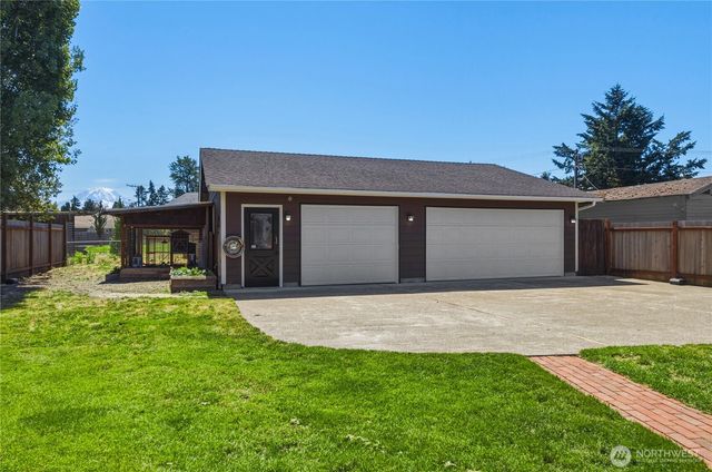 506 Calistoga Street W, Orting, WA 98360
