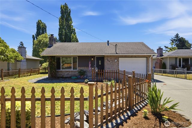 506 Calistoga Street W, Orting, WA 98360