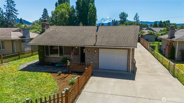 506 Calistoga Street W, Orting, WA 98360