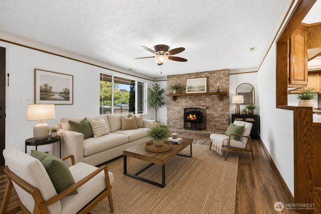 506 Calistoga Street W, Orting, WA 98360