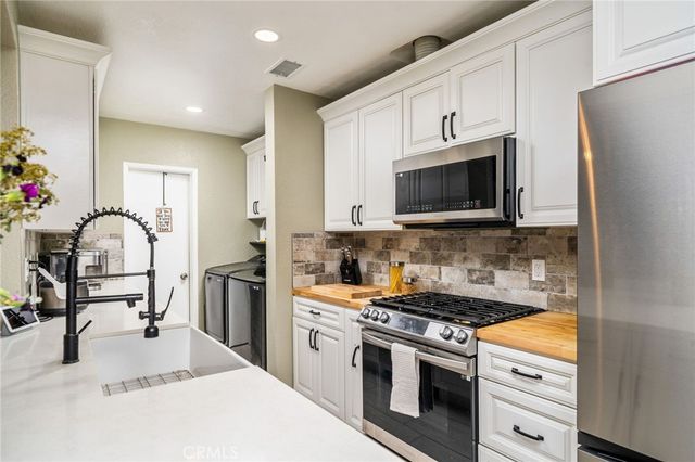 5595 Hawthorne, Montclair, CA 91763