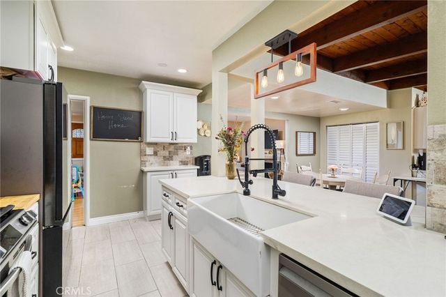 5595 Hawthorne, Montclair, CA 91763