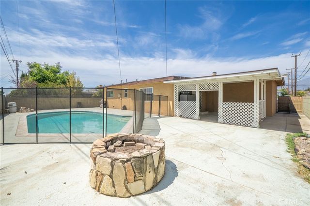 5595 Hawthorne, Montclair, CA 91763
