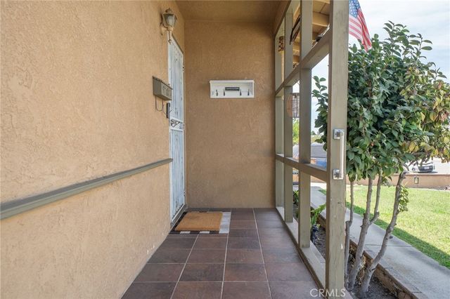 5595 Hawthorne, Montclair, CA 91763