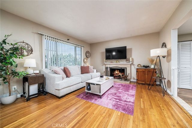 5595 Hawthorne, Montclair, CA 91763