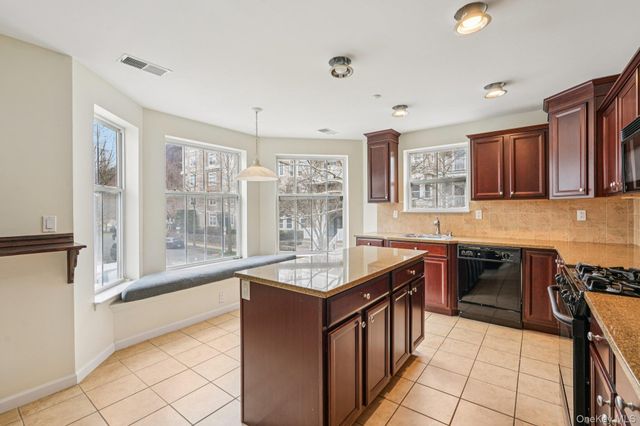 2 Leeward Drive, Haverstraw, NY 10927