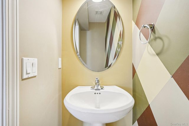 2 Leeward Drive, Haverstraw, NY 10927