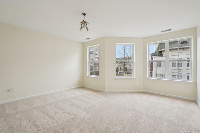 2 Leeward Drive, Haverstraw, NY 10927