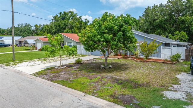 4115 55TH AVENUE DRIVE E, Bradenton, FL 34203