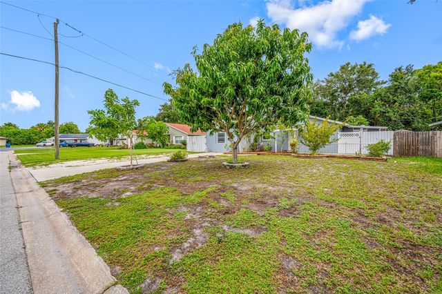 4115 55TH AVENUE DRIVE E, Bradenton, FL 34203