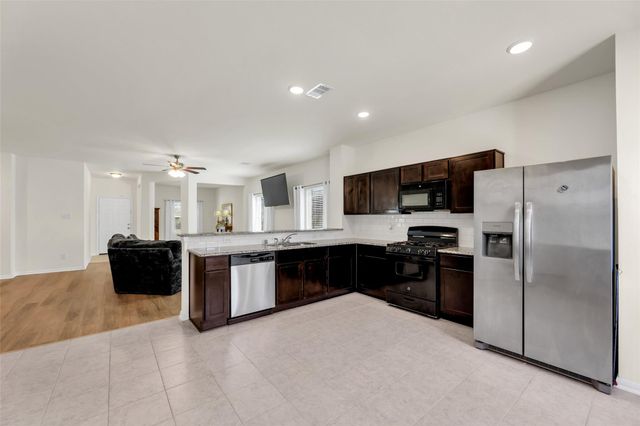 10510 Watershed Drive, Rosharon, TX 77583