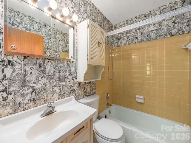 25 Laurel Park Drive, Arden, NC 28704