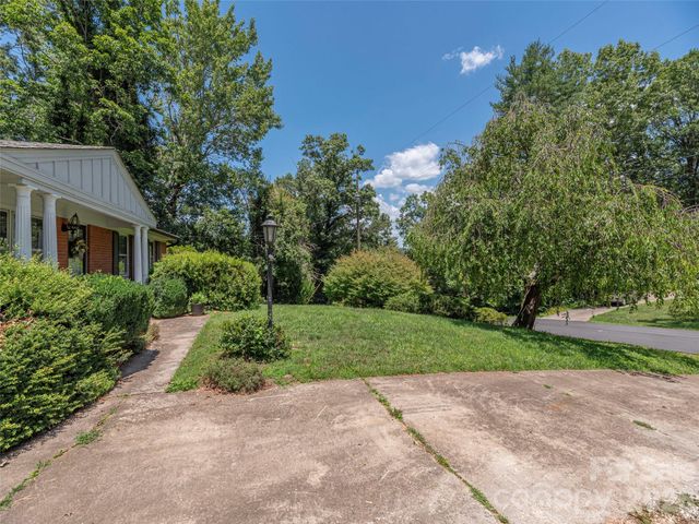 25 Laurel Park Drive, Arden, NC 28704