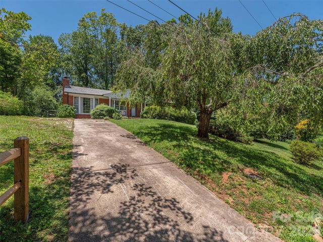 25 Laurel Park Drive, Arden, NC 28704