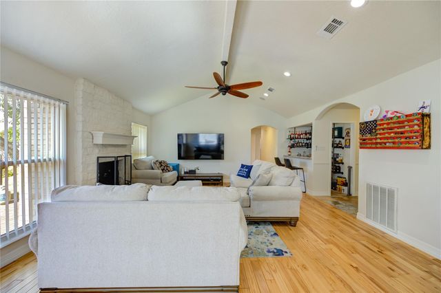 2410 Parkview Drive, Pearland, TX 77581