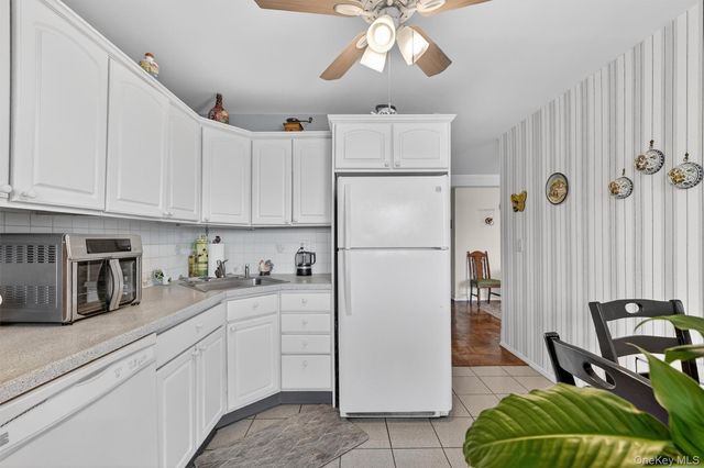 25 Lake Street 3D, White Plains, NY 10603