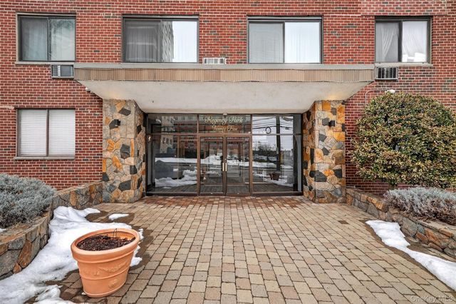 25 Lake Street 3D, White Plains, NY 10603