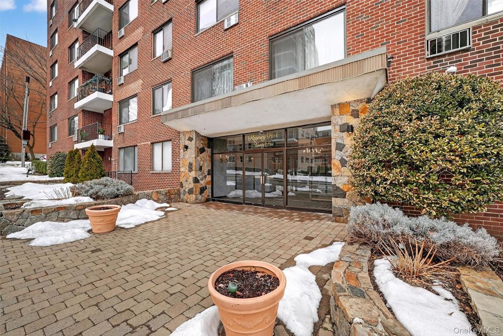 25 Lake Street 3D, White Plains, NY 10603
