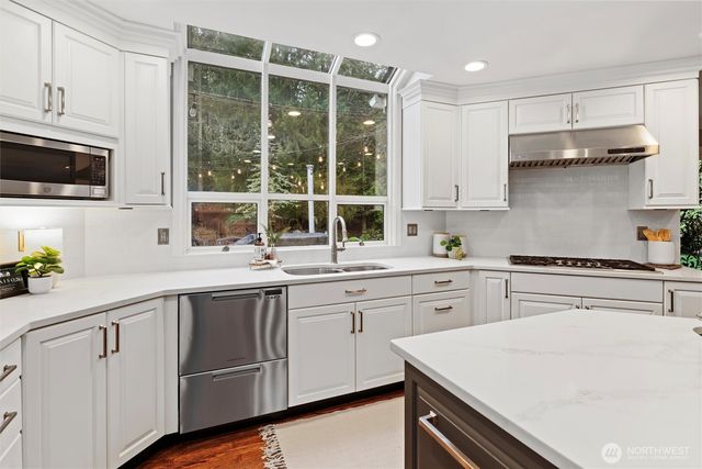 13543 160th Avenue NE, Redmond, WA 98052