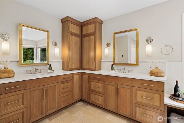 13543 160th Avenue NE, Redmond, WA 98052