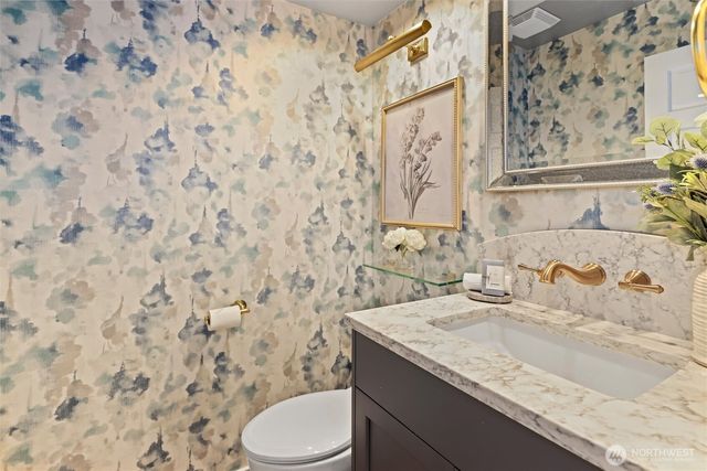 13543 160th Avenue NE, Redmond, WA 98052