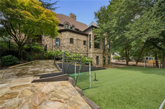 4320 Lakehaven Drive NE, Atlanta, GA 30319