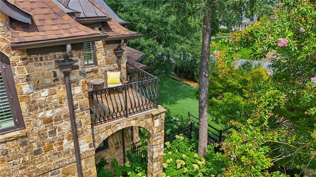 4320 Lakehaven Drive NE, Atlanta, GA 30319