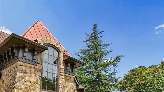 4320 Lakehaven Drive NE, Atlanta, GA 30319