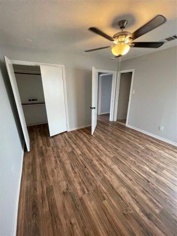 1208 E Magnolia Avenue, Fort Worth, TX 76104