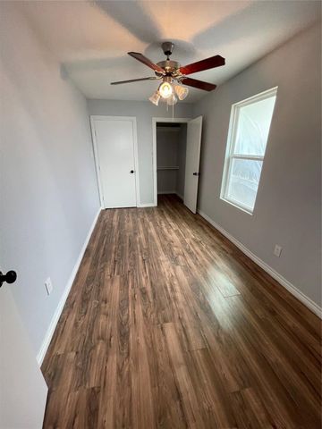 1208 E Magnolia Avenue, Fort Worth, TX 76104