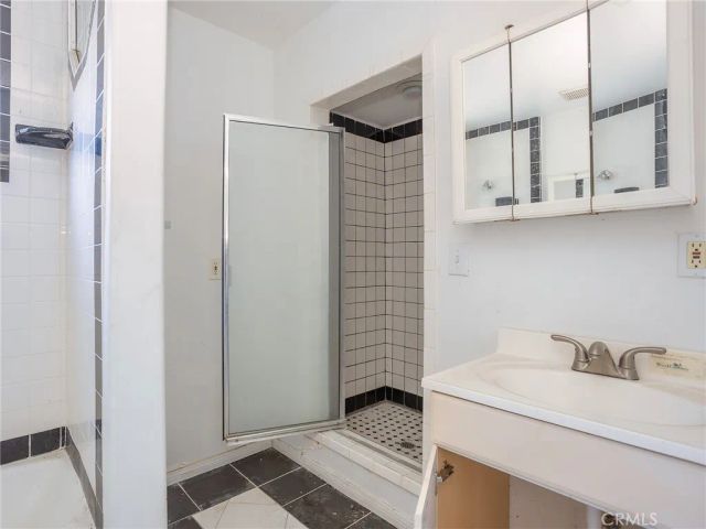4463 Bellflower, West Toluca Lake, CA 91602
