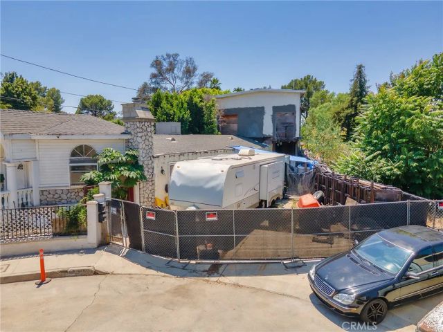4463 Bellflower, West Toluca Lake, CA 91602