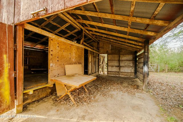 1844 Volley Campbell Road, Terry, MS 39170
