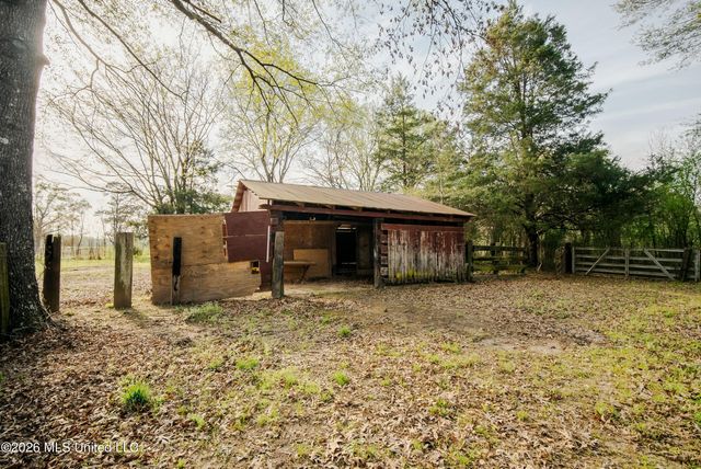 1844 Volley Campbell Road, Terry, MS 39170