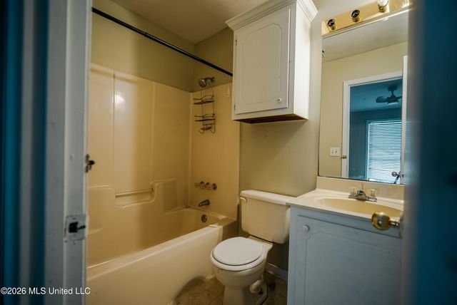 1844 Volley Campbell Road, Terry, MS 39170