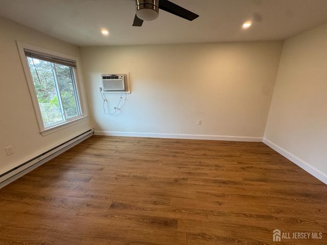 11 Pinecluster Circle F, Manalapan, NJ 07726