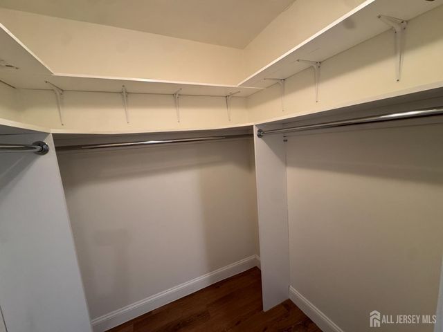 11 Pinecluster Circle F, Manalapan, NJ 07726