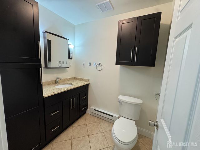 11 Pinecluster Circle F, Manalapan, NJ 07726