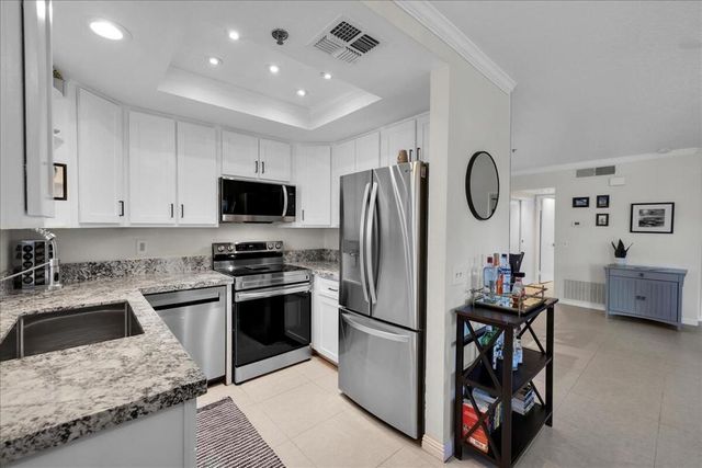 2700 Lawrence Crossley Road 83, Palm Springs, CA 92264