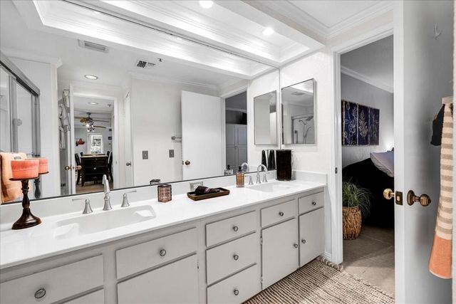 2700 Lawrence Crossley Road 83, Palm Springs, CA 92264